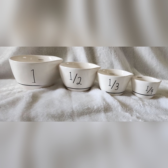 Peanuts Snoopy Rae Dunn Measuring Cups - Picture 8 of 10